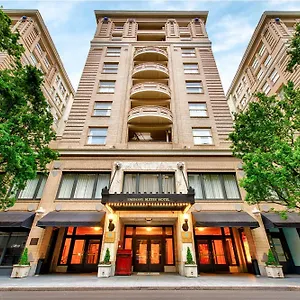 4* Hotel Embassy By Hilton Downtown